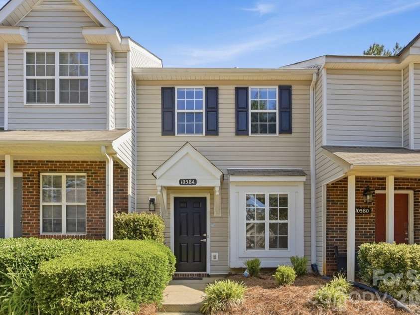 10584 English Setter Way, Charlotte, NC 28269.  MLS# CAR4377781, YatesRealty ID 22137. 