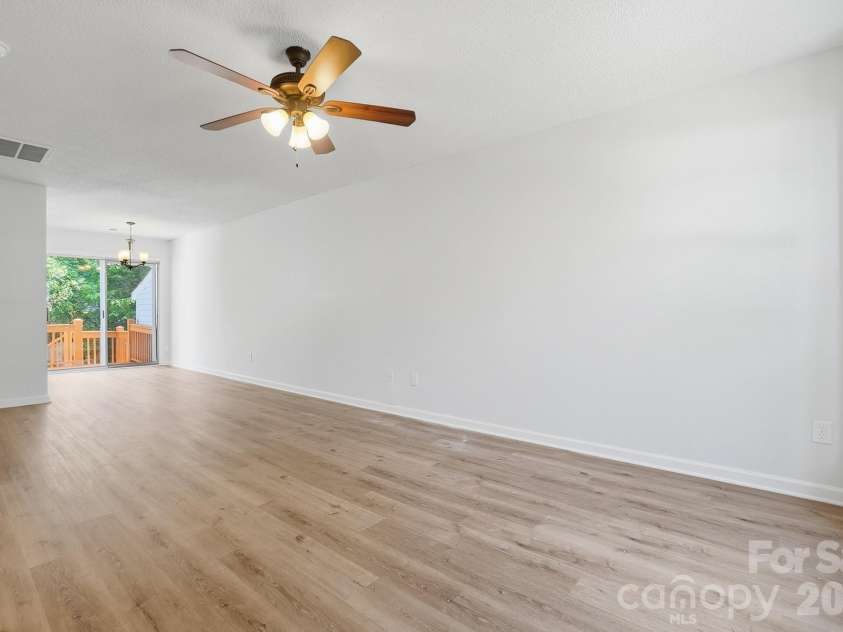 10584 English Setter Way, Charlotte, NC 28269.  MLS# CAR4377781, YatesRealty ID 22137. 