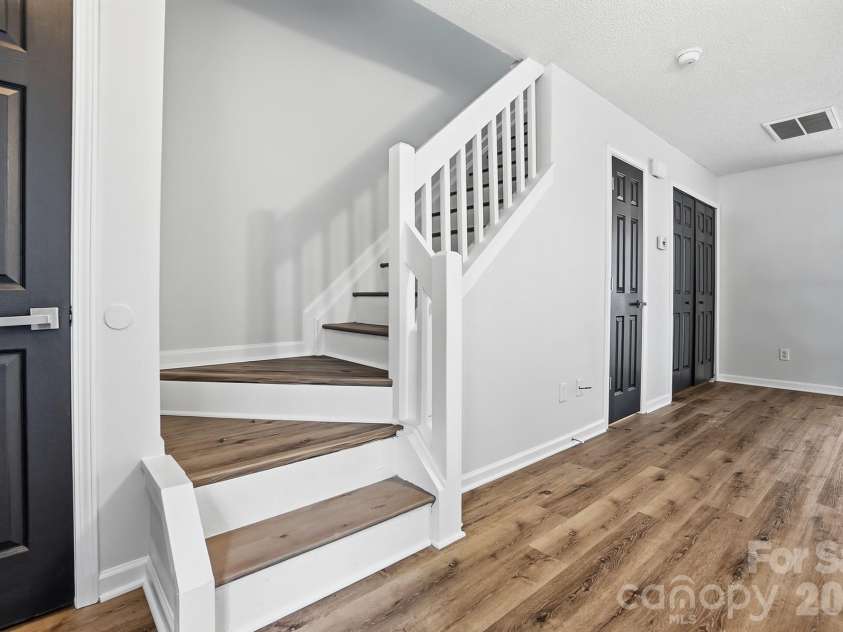 10584 English Setter Way, Charlotte, NC 28269.  MLS# CAR4377781, YatesRealty ID 22137. 