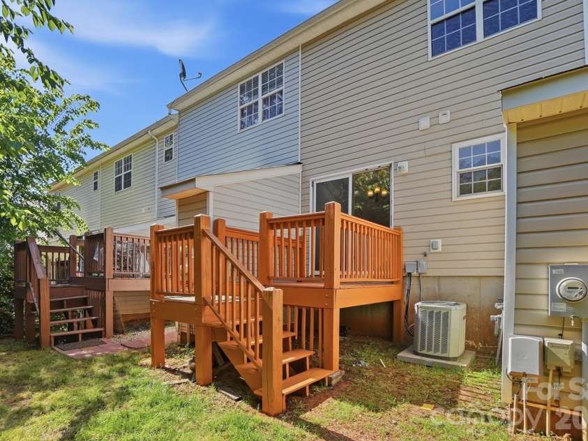 10584 English Setter Way, Charlotte, NC 28269.  MLS# CAR4377781, YatesRealty ID 22137. 