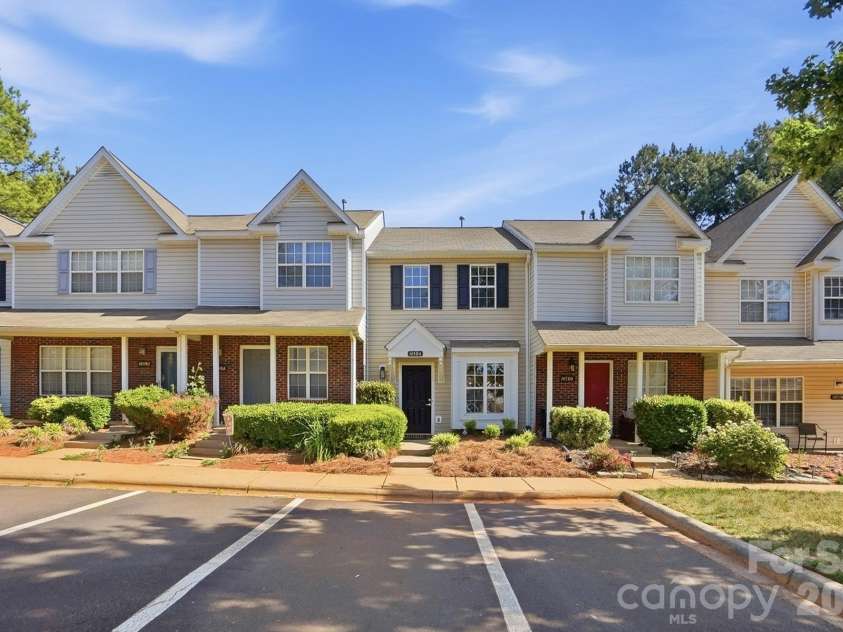 10584 English Setter Way, Charlotte, NC 28269.  MLS# CAR4377781, YatesRealty ID 22137. 