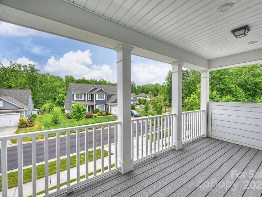 7209 Brookline Place, Huntersville, NC 28078.  MLS# CAR4251054, YatesRealty ID 22137. 2nd Level Deck