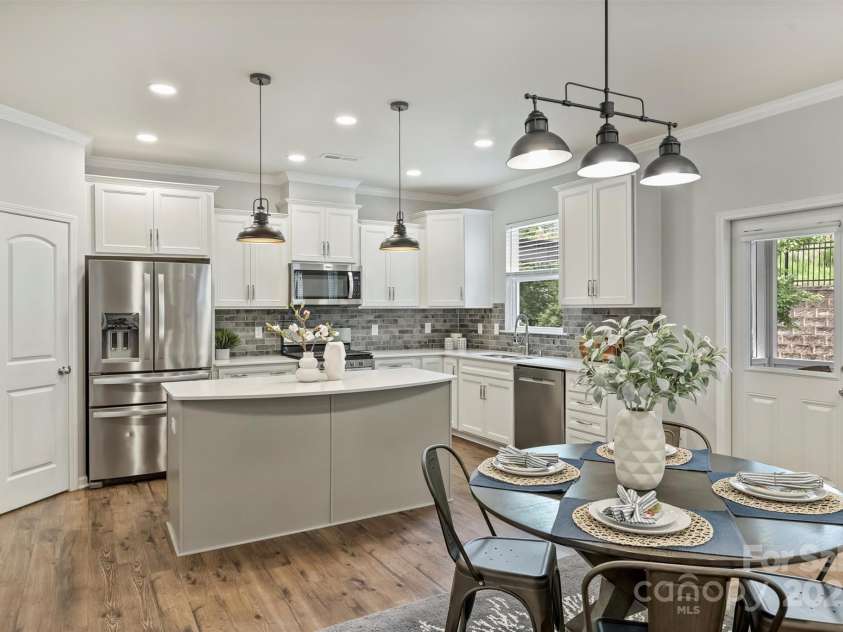 7209 Brookline Place, Huntersville, NC 28078.  MLS# CAR4251054, YatesRealty ID 22137. 