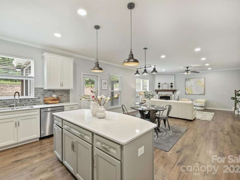 7209 Brookline Place, Huntersville, NC 28078.  MLS# CAR4251054, YatesRealty ID 22137. 