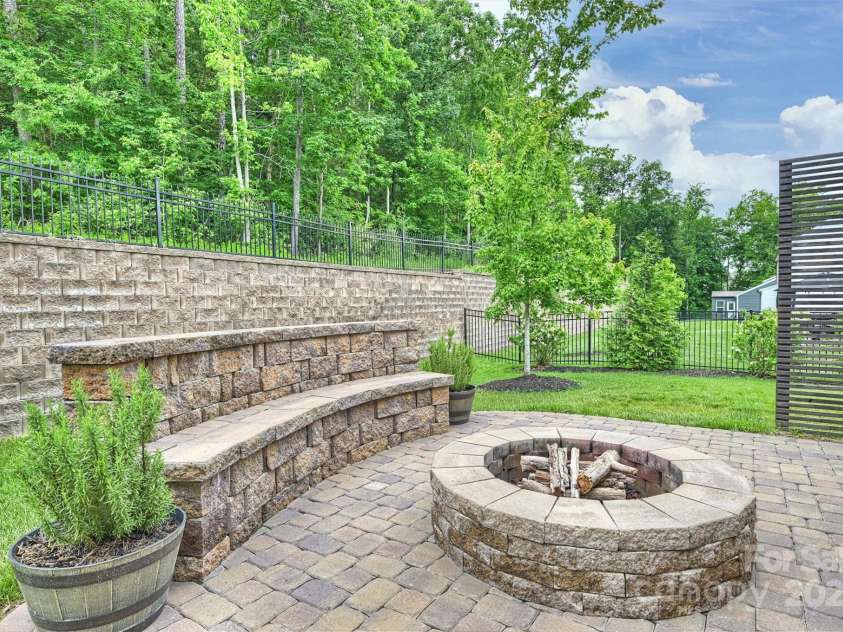 7209 Brookline Place, Huntersville, NC 28078.  MLS# CAR4251054, YatesRealty ID 22137. 