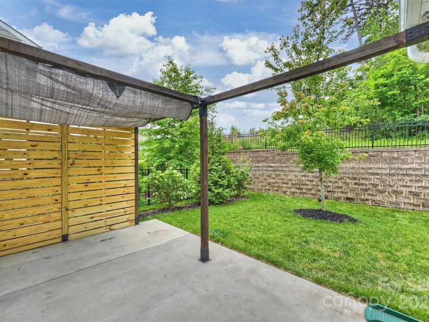 7209 Brookline Place, Huntersville, NC 28078.  MLS# CAR4251054, YatesRealty ID 22137. 
