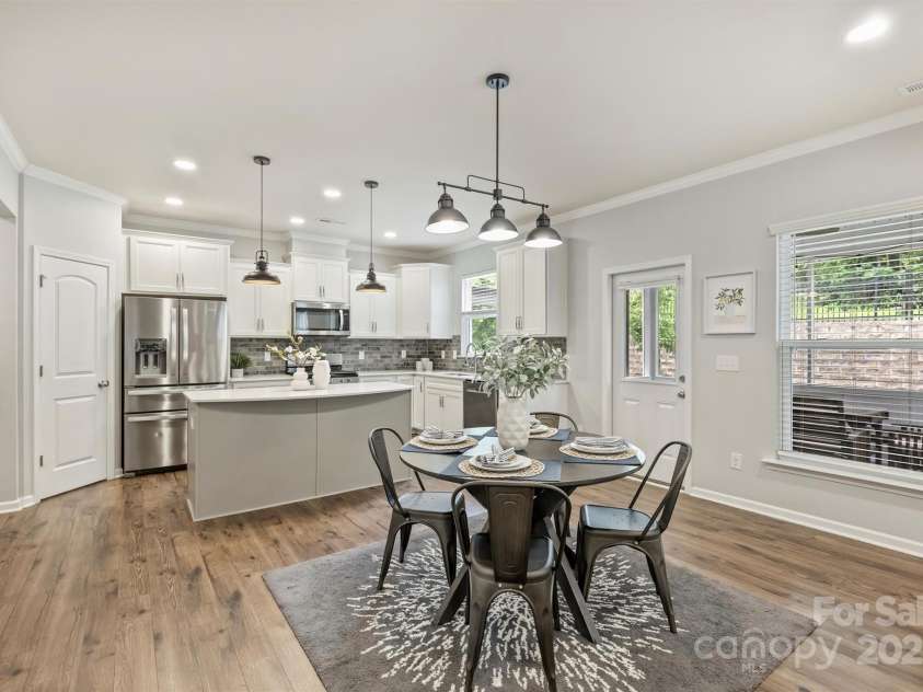 7209 Brookline Place, Huntersville, NC 28078.  MLS# CAR4251054, YatesRealty ID 22137. Breakfast Area with Outdoor View