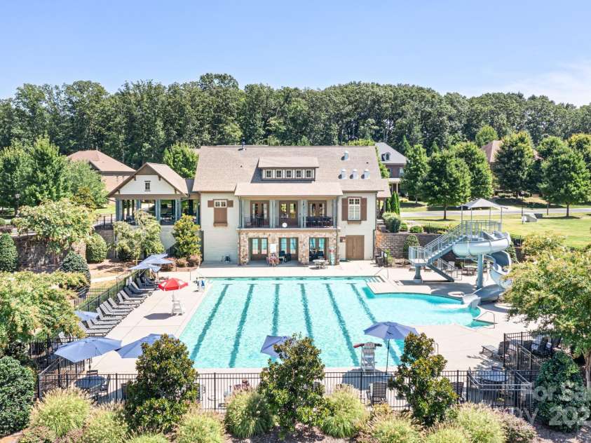 7209 Brookline Place, Huntersville, NC 28078.  MLS# CAR4251054, YatesRealty ID 22137. Country Club Style Amenities!