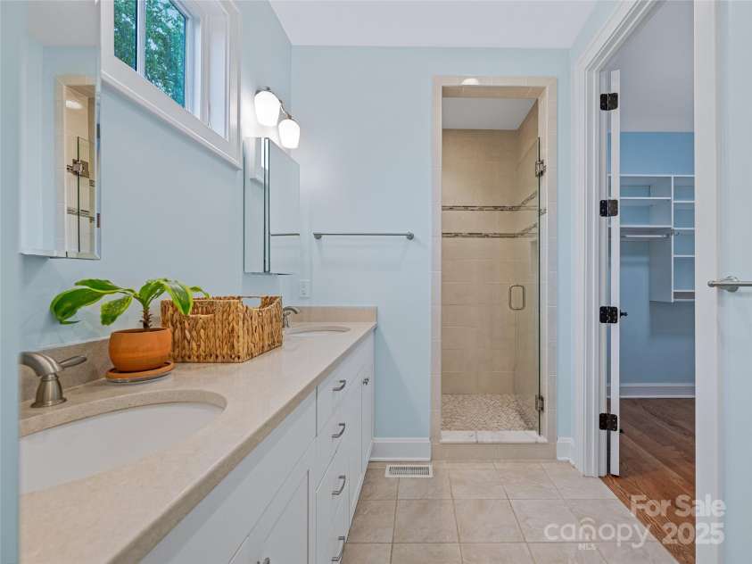 17 Kiftsgate Court, Asheville, NC 28804.  MLS# CAR4242474, YatesRealty ID 22138. 