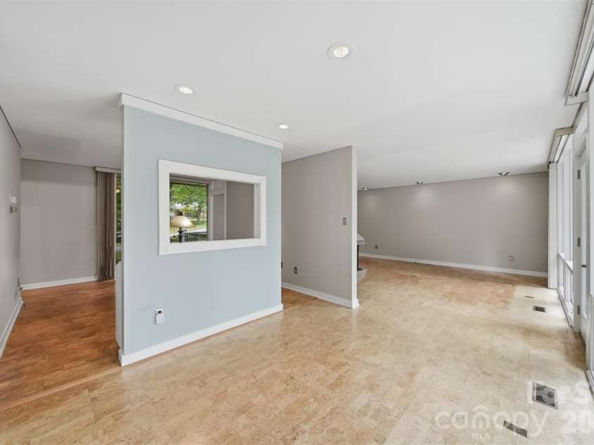 141 36th Avenue, Hickory, NC 28601.  MLS# CAR4381036, YatesRealty ID 22139. 