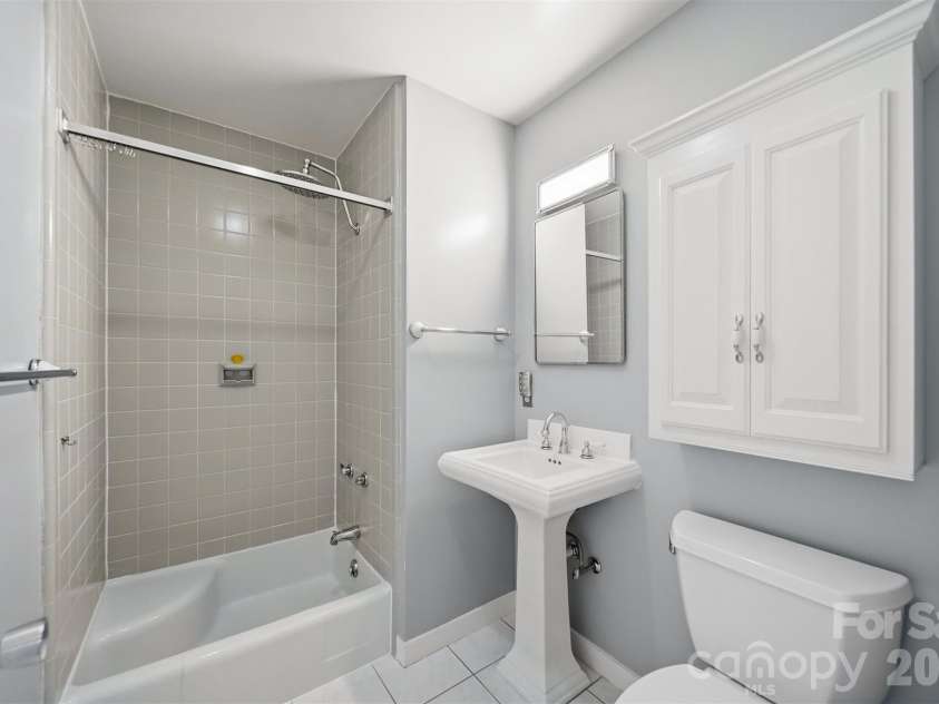 141 36th Avenue, Hickory, NC 28601.  MLS# CAR4381036, YatesRealty ID 22139. 