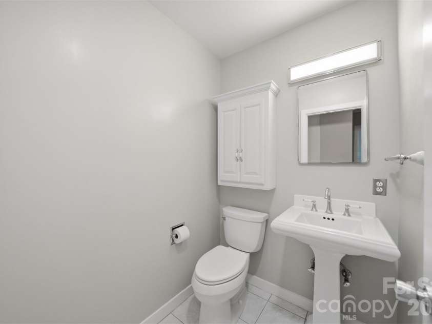 141 36th Avenue, Hickory, NC 28601.  MLS# CAR4381036, YatesRealty ID 22139. 