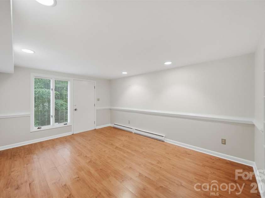 141 36th Avenue, Hickory, NC 28601.  MLS# CAR4381036, YatesRealty ID 22139. 
