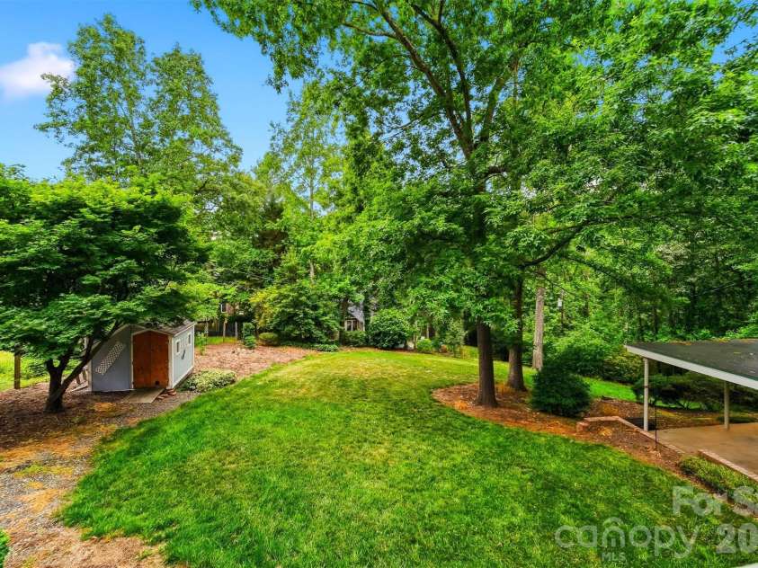 141 36th Avenue, Hickory, NC 28601.  MLS# CAR4381036, YatesRealty ID 22139. 