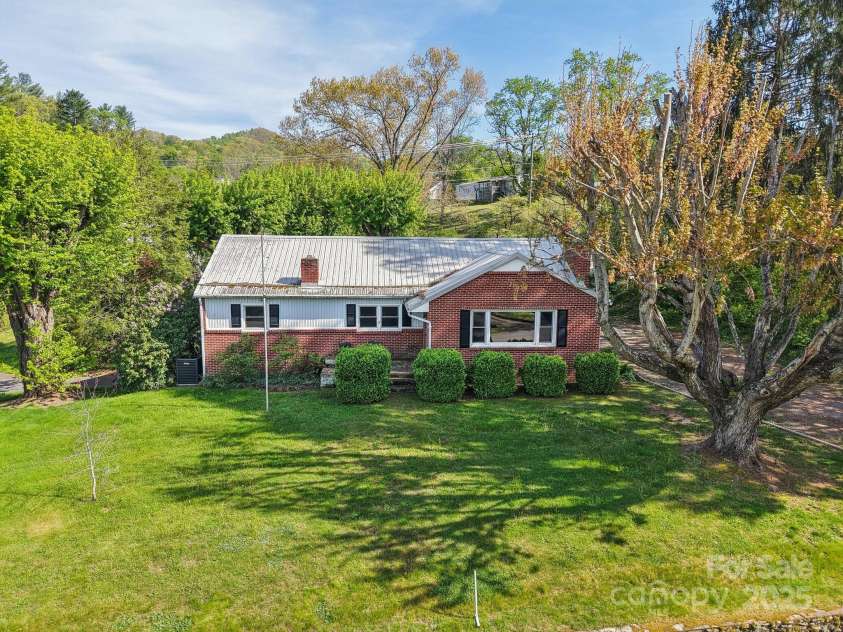 50 Morning Star Road, Canton, NC 28716.  MLS# CAR4251993, YatesRealty ID 22140. 
