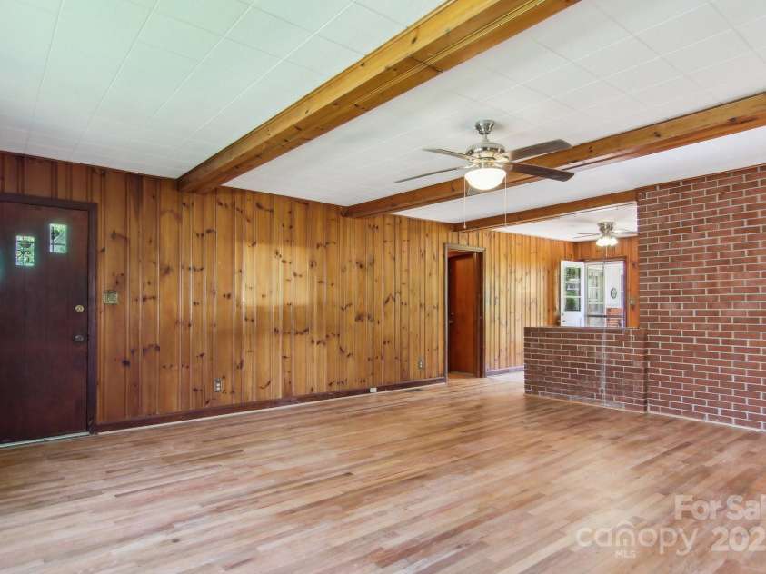 50 Morning Star Road, Canton, NC 28716.  MLS# CAR4251993, YatesRealty ID 22140. 