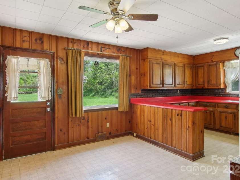 50 Morning Star Road, Canton, NC 28716.  MLS# CAR4251993, YatesRealty ID 22140. 