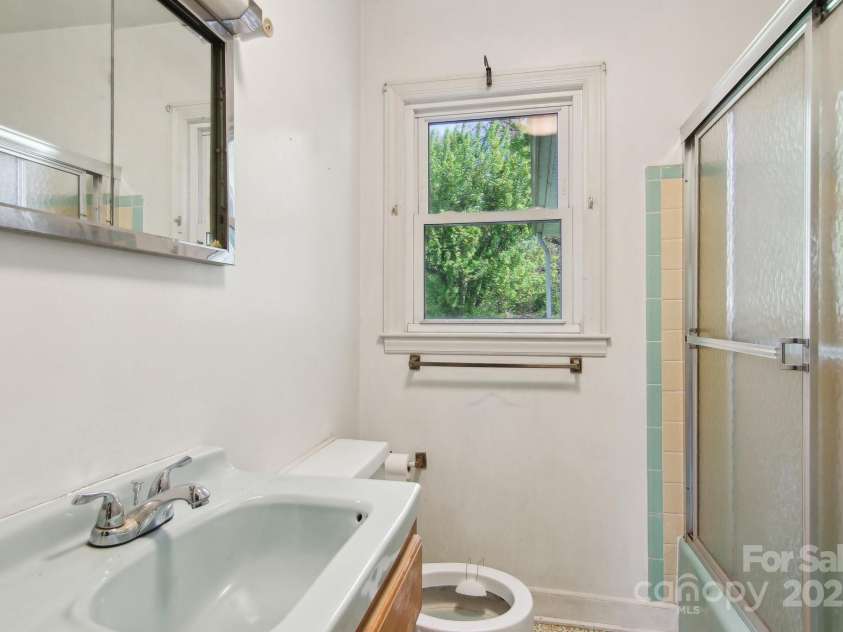 50 Morning Star Road, Canton, NC 28716.  MLS# CAR4251993, YatesRealty ID 22140. 
