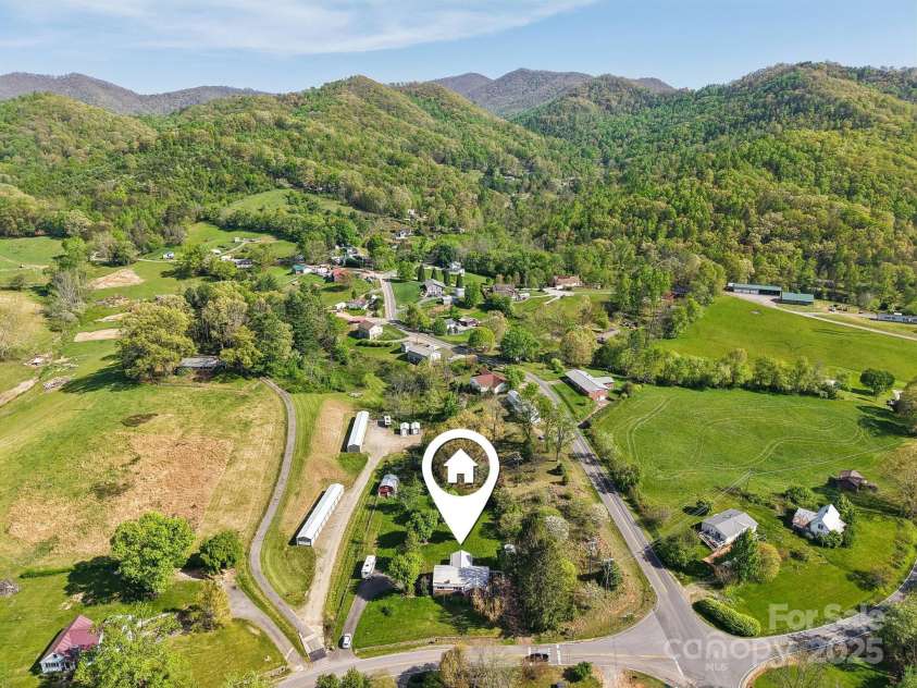 50 Morning Star Road, Canton, NC 28716.  MLS# CAR4251993, YatesRealty ID 22140. 