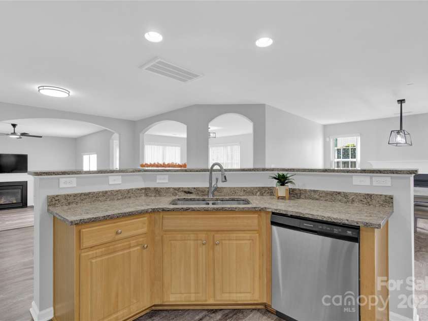 280 Glenn Allen Road, Mooresville, NC 28115.  MLS# CAR4273655, YatesRealty ID 22142. 
