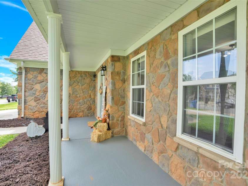280 Glenn Allen Road, Mooresville, NC 28115.  MLS# CAR4273655, YatesRealty ID 22142. 