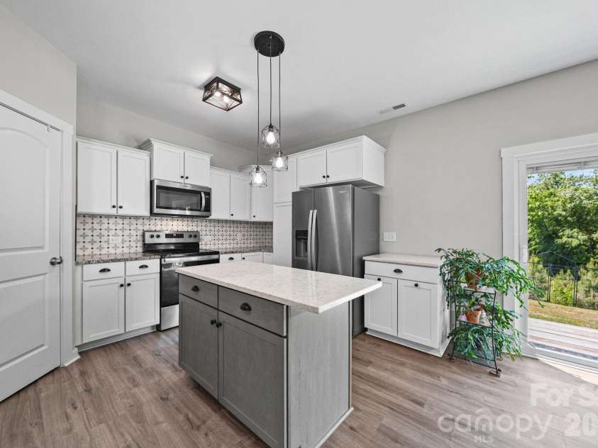 715 Lexington Drive, Albemarle, NC 28001.  MLS# CAR4378168, YatesRealty ID 22142. 