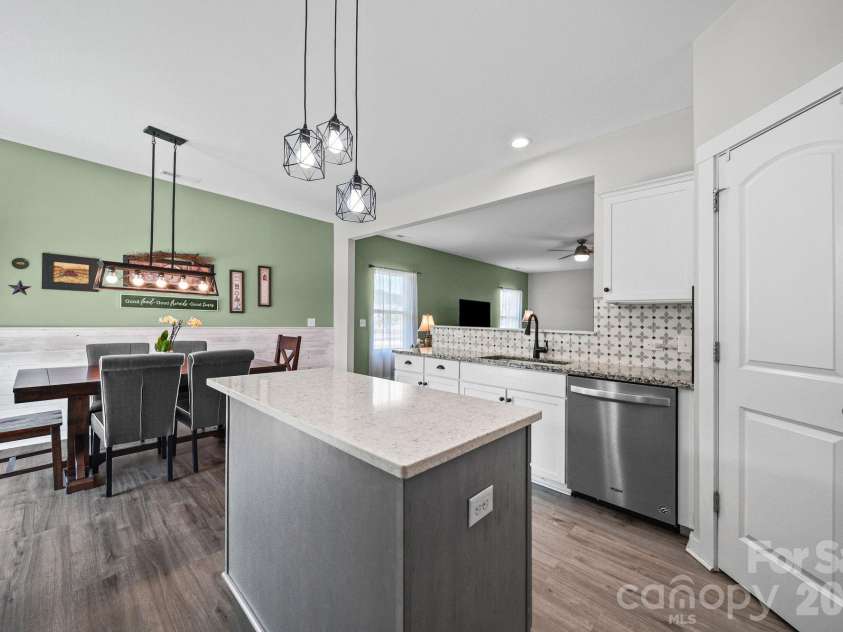 715 Lexington Drive, Albemarle, NC 28001.  MLS# CAR4378168, YatesRealty ID 22142. Kitchen