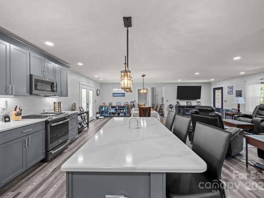 2076 Junction Road, Mocksville, NC 27028.  MLS# CAR4256563, YatesRealty ID 22143. 