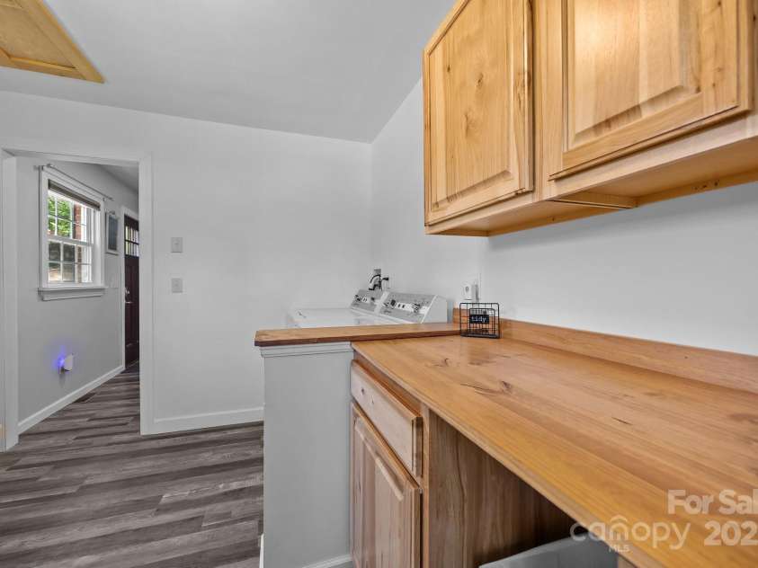 2076 Junction Road, Mocksville, NC 27028.  MLS# CAR4256563, YatesRealty ID 22143. 