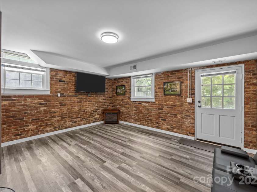 2076 Junction Road, Mocksville, NC 27028.  MLS# CAR4256563, YatesRealty ID 22143. 