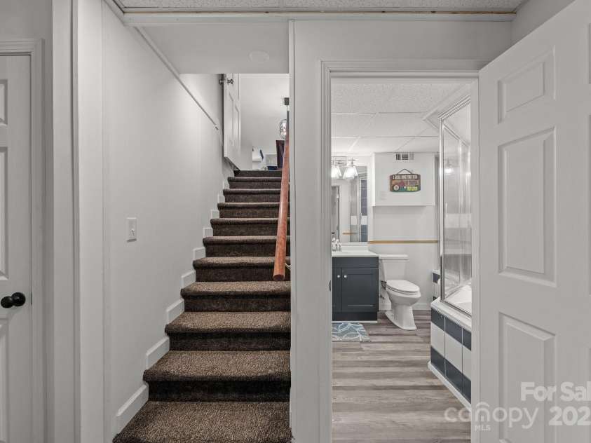 2076 Junction Road, Mocksville, NC 27028.  MLS# CAR4256563, YatesRealty ID 22143. 