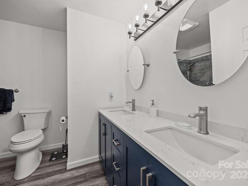 2076 Junction Road, Mocksville, NC 27028.  MLS# CAR4256563, YatesRealty ID 22143. Hall Bath