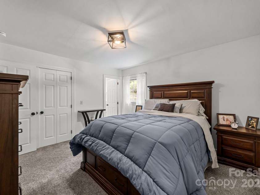 2076 Junction Road, Mocksville, NC 27028.  MLS# CAR4256563, YatesRealty ID 22143. Primary Suite