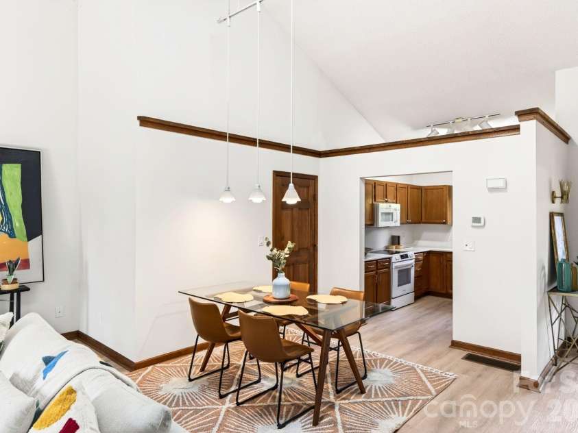 4 Zachary Ridge Road, Asheville, NC 28804.  MLS# CAR4363422, YatesRealty ID 22143. Entertain with Ease