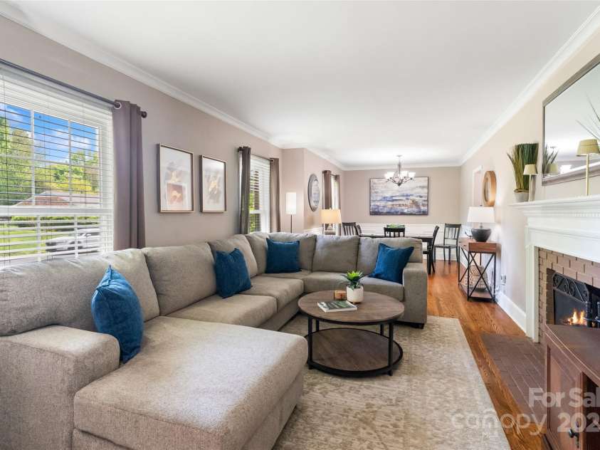 4626 Fairbluff Place, Charlotte, NC 28209.  MLS# CAR4244569, YatesRealty ID 22144. 