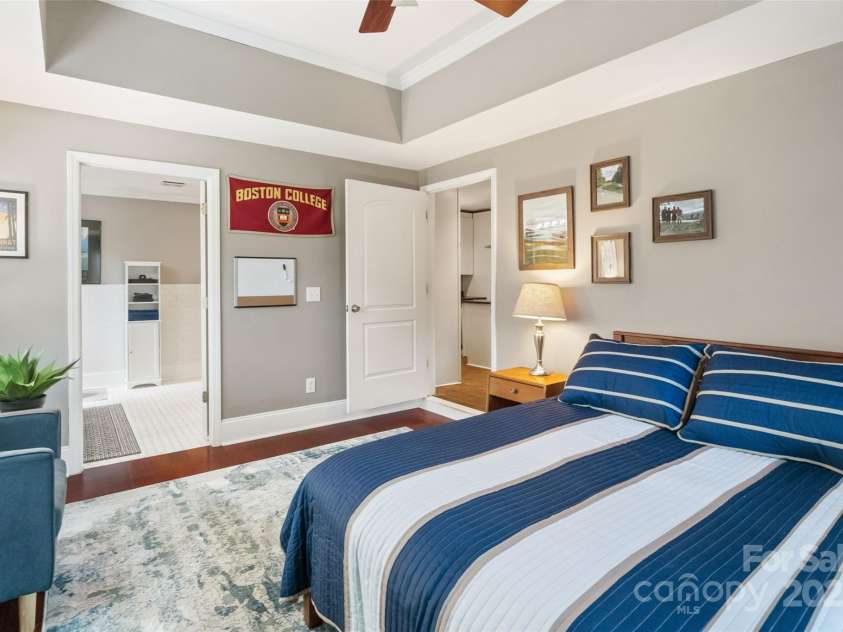 4626 Fairbluff Place, Charlotte, NC 28209.  MLS# CAR4244569, YatesRealty ID 22144. 