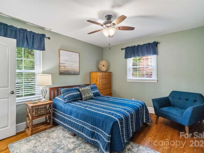 4626 Fairbluff Place, Charlotte, NC 28209.  MLS# CAR4244569, YatesRealty ID 22144. 