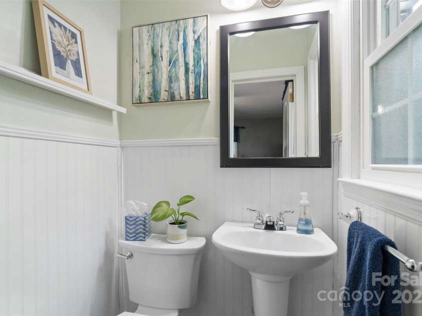 4626 Fairbluff Place, Charlotte, NC 28209.  MLS# CAR4244569, YatesRealty ID 22144. 