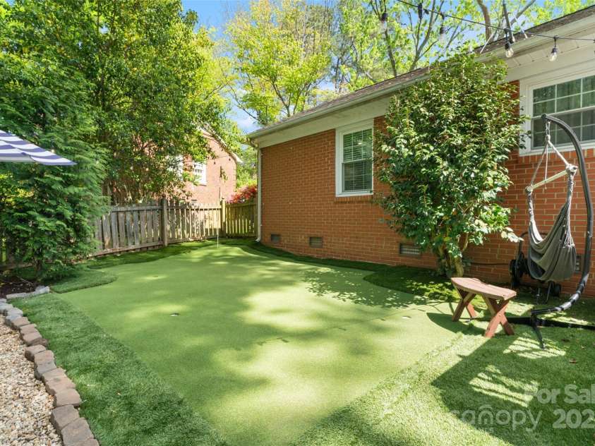 4626 Fairbluff Place, Charlotte, NC 28209.  MLS# CAR4244569, YatesRealty ID 22144. 