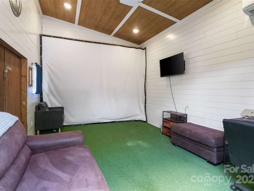 4626 Fairbluff Place, Charlotte, NC 28209.  MLS# CAR4244569, YatesRealty ID 22144. 