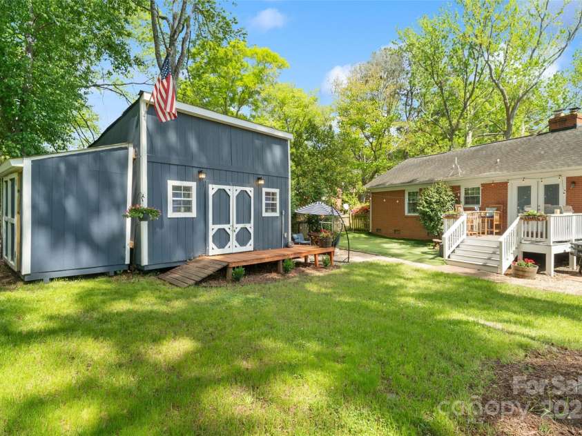 4626 Fairbluff Place, Charlotte, NC 28209.  MLS# CAR4244569, YatesRealty ID 22144. 