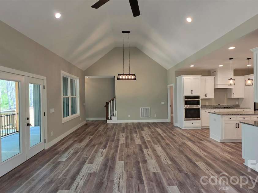 194 Donsdale Drive, Statesville, NC 28625.  MLS# CAR4365500, YatesRealty ID 22146. 