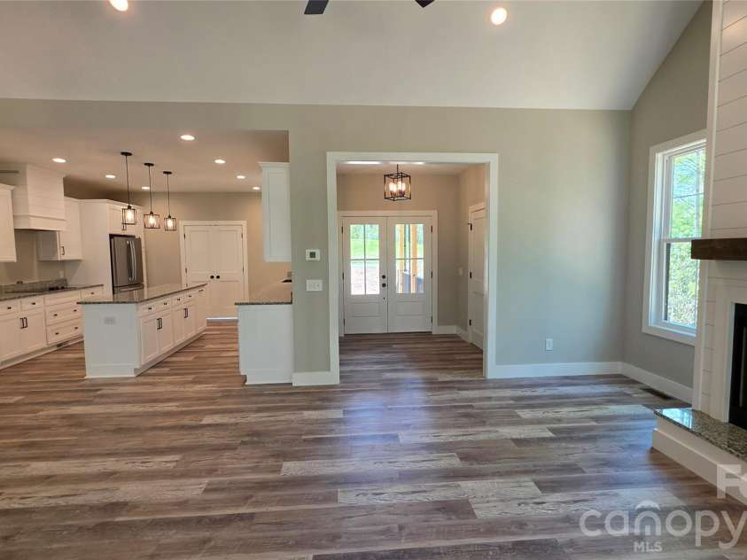 194 Donsdale Drive, Statesville, NC 28625.  MLS# CAR4365500, YatesRealty ID 22146. 