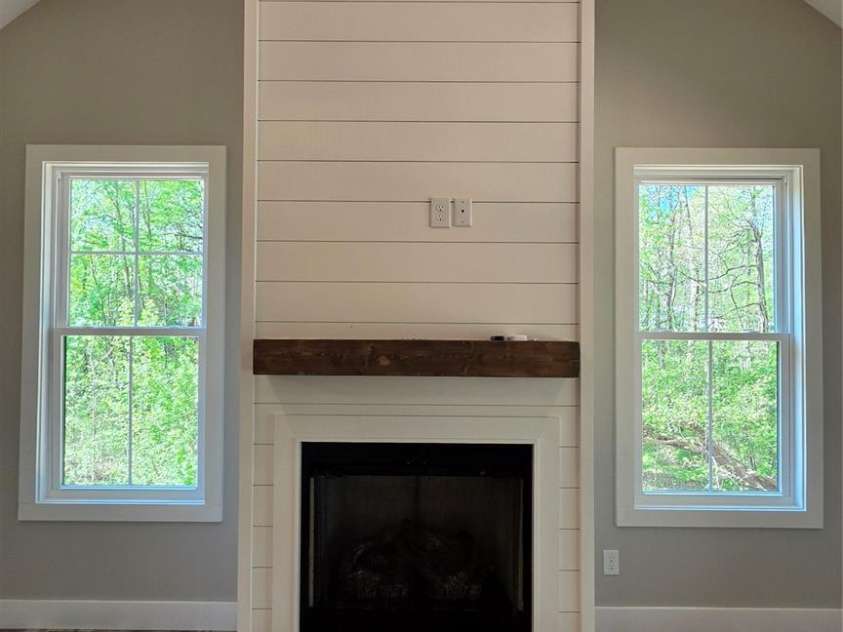 194 Donsdale Drive, Statesville, NC 28625.  MLS# CAR4365500, YatesRealty ID 22146. 