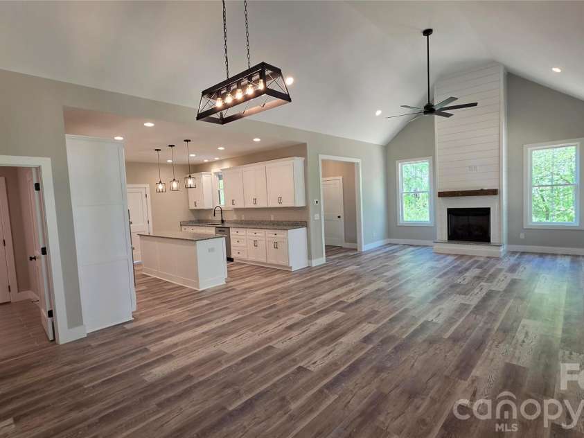 194 Donsdale Drive, Statesville, NC 28625.  MLS# CAR4365500, YatesRealty ID 22146. 