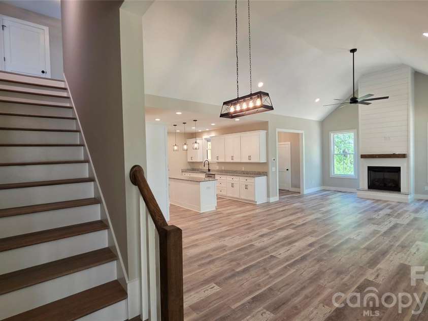194 Donsdale Drive, Statesville, NC 28625.  MLS# CAR4365500, YatesRealty ID 22146. 