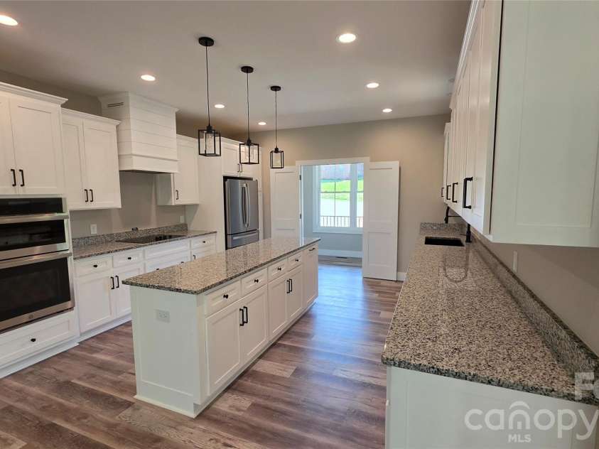 194 Donsdale Drive, Statesville, NC 28625.  MLS# CAR4365500, YatesRealty ID 22146. 