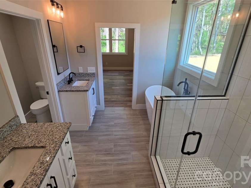 194 Donsdale Drive, Statesville, NC 28625.  MLS# CAR4365500, YatesRealty ID 22146. 