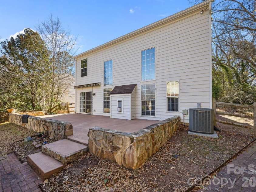 11926 Hawick Valley Lane, Charlotte, NC 28277.  MLS# CAR4333536, YatesRealty ID 22147. 