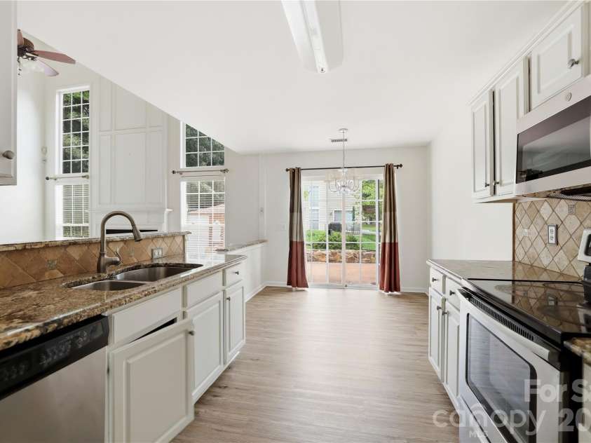 11926 Hawick Valley Lane, Charlotte, NC 28277.  MLS# CAR4333536, YatesRealty ID 22147. 